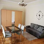 Varalja Vendeghaz Апартаменты *