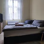Varalja Vendeghaz Тата