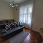 Varalja Vendeghaz Апартаменты *