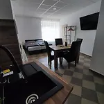 Varalja Vendeghaz Тата