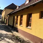 Varalja Vendeghaz * Tata