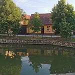 Varalja Vendeghaz Lejlighed Tata