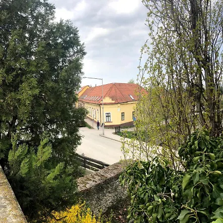 Apartamento Váralja Tata