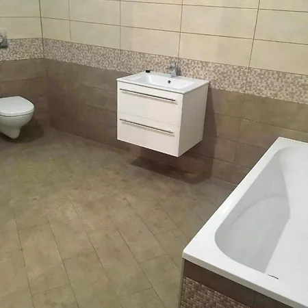 Váralja * Tata