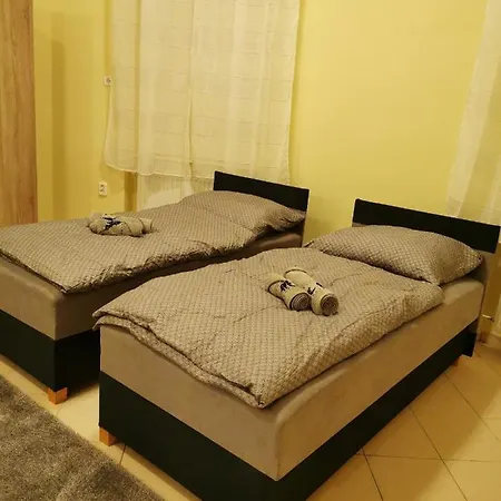 Apartament Varalja Vendeghaz Tata