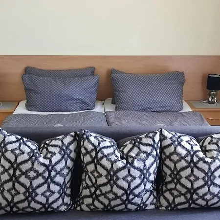 Apartament Varalja Vendeghaz