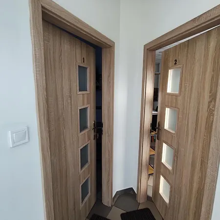 Váralja Apartamento Tata
