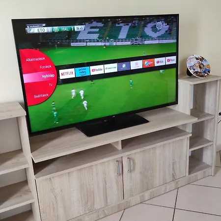 Váralja Apartamento *