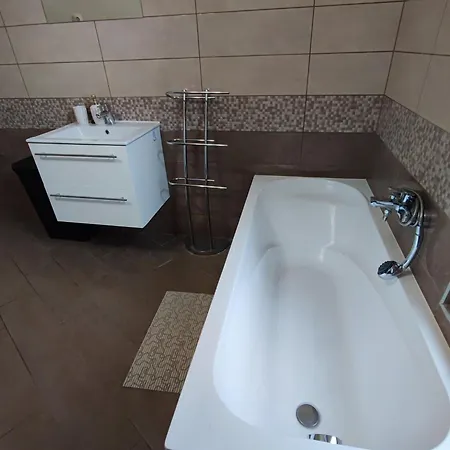 Varalja Vendeghaz Apartament