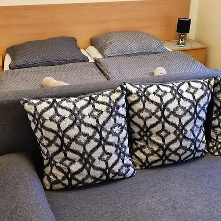 Apartament Varalja Vendeghaz *