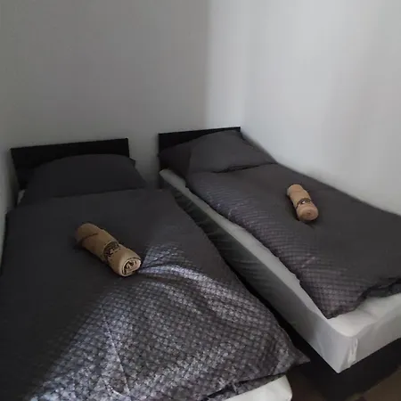 Váralja Apartamento *