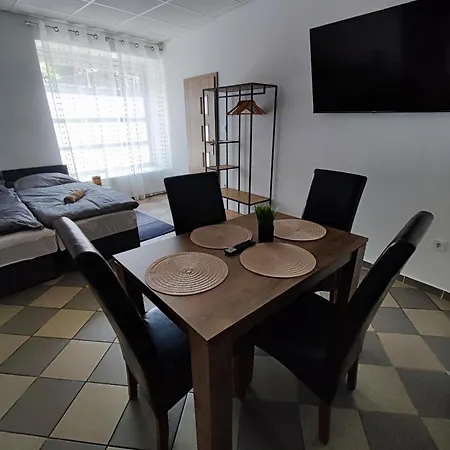 Apartamento Váralja Tata