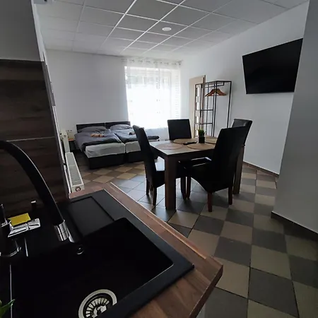 Varalja Vendeghaz 塔塔