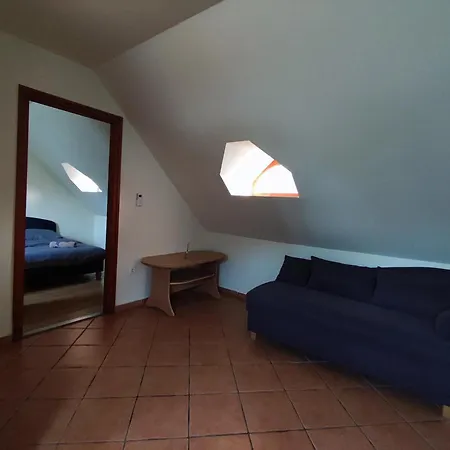Váralja Apartamento *