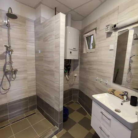 Váralja Apartamento Tata