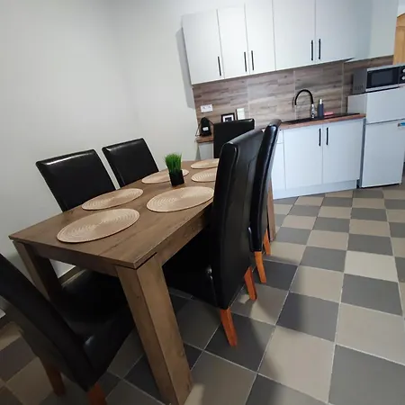 Váralja Apartamento *