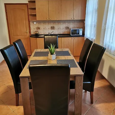 Apartment Varalja Vendeghaz Tata