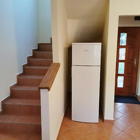 Váralja Apartamento Tata